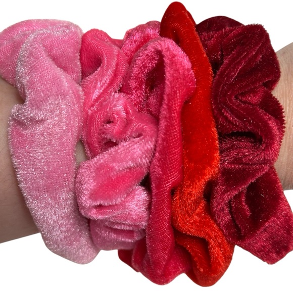 Forever 21 5-Piece Set of Red and Pink Tone Scrunchies Hair Ties NWOT - Picture 8 of 10